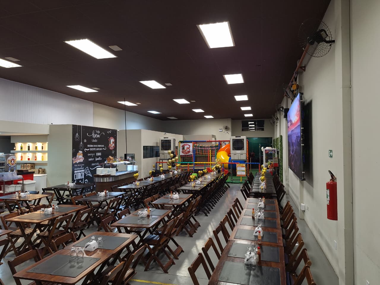 Ambiente da Pizzaria Tio André 3